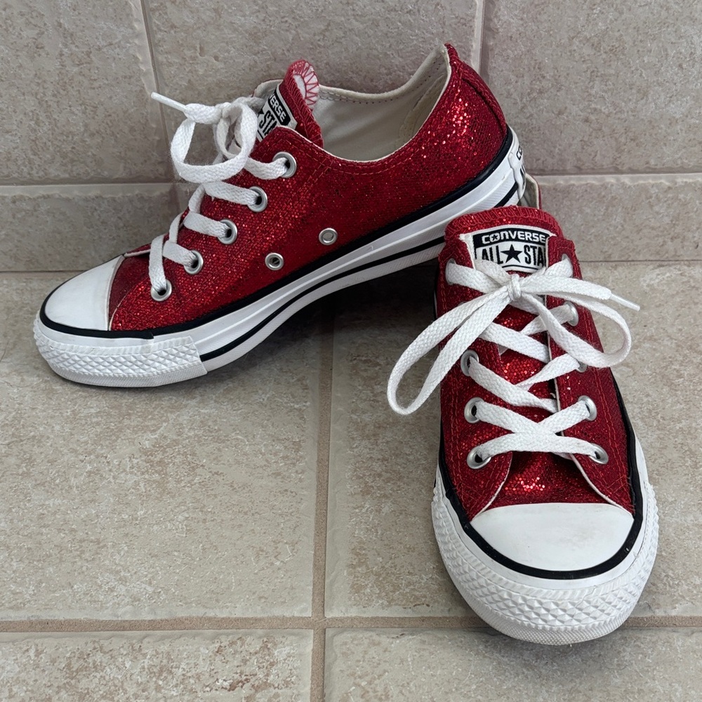 Converse Red Sparkle Low-Top Sneakers women’s 6